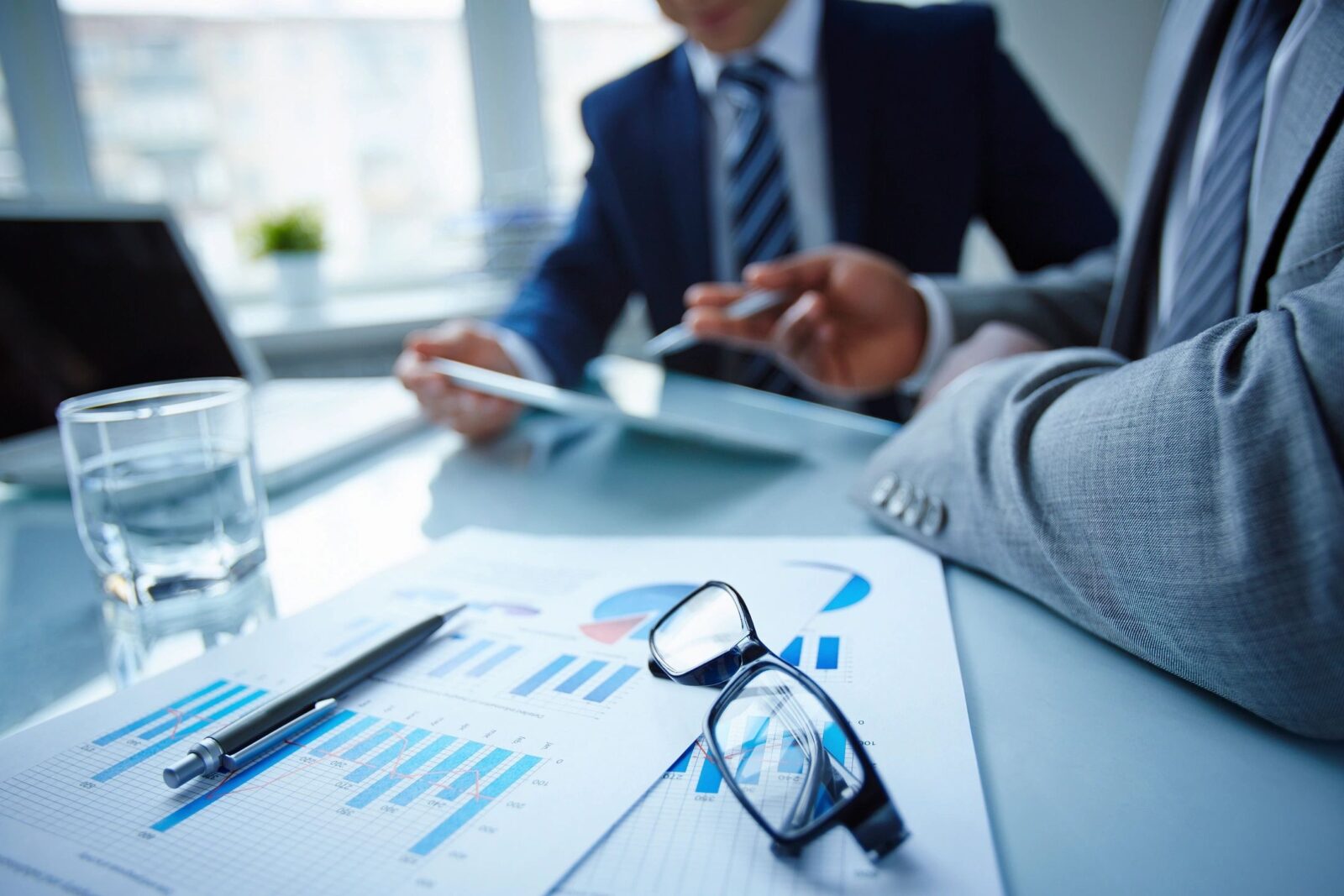 financial advisors salary