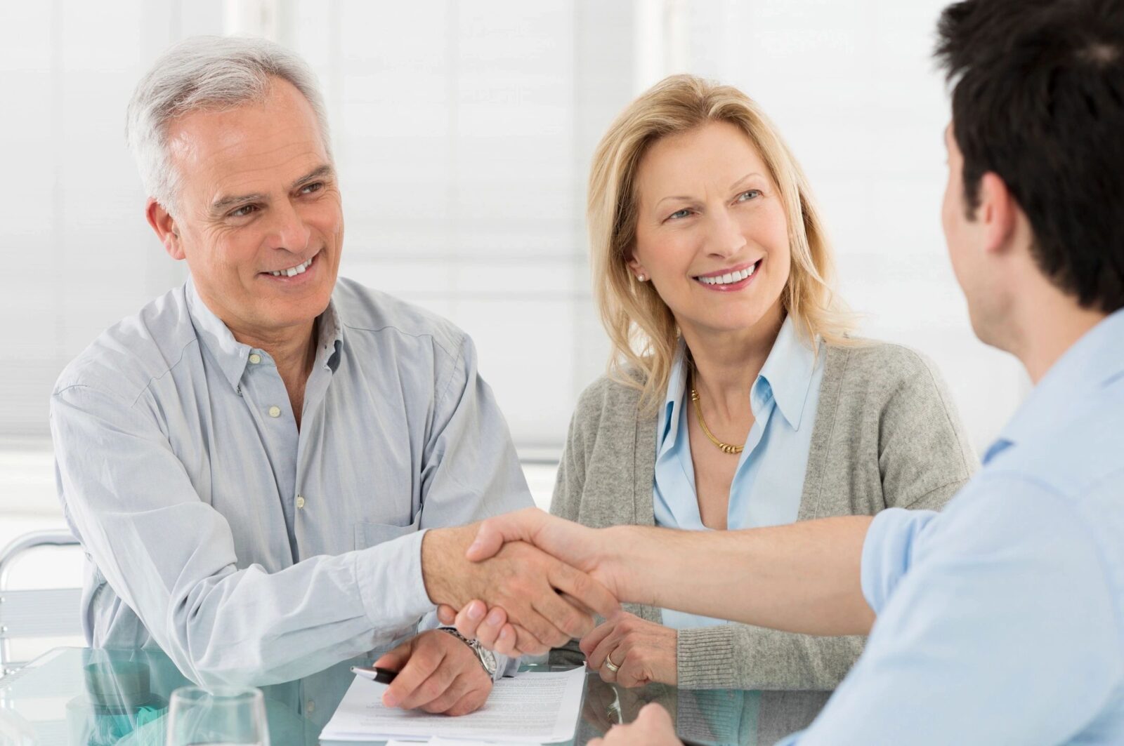 how to introduce yourself as a financial advisor